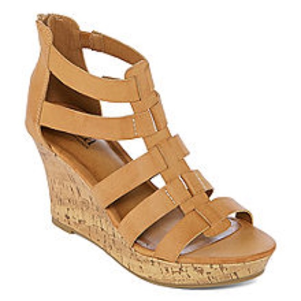 Tan Wedges